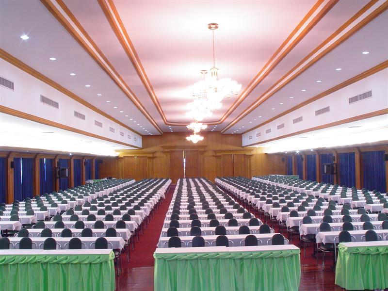 Pathumthani Place Hotel Exterior foto